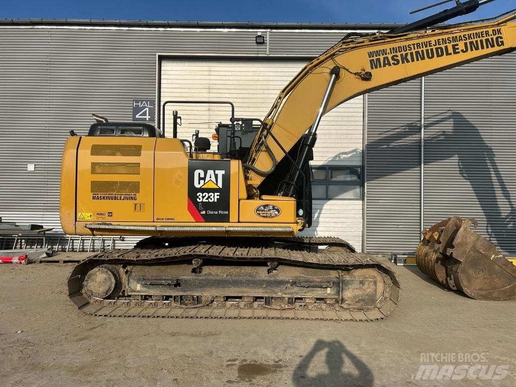 CAT 323 F L Telakaivukoneet