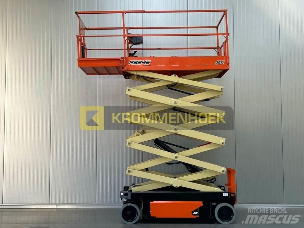 JLG R 3246 Saksilavat