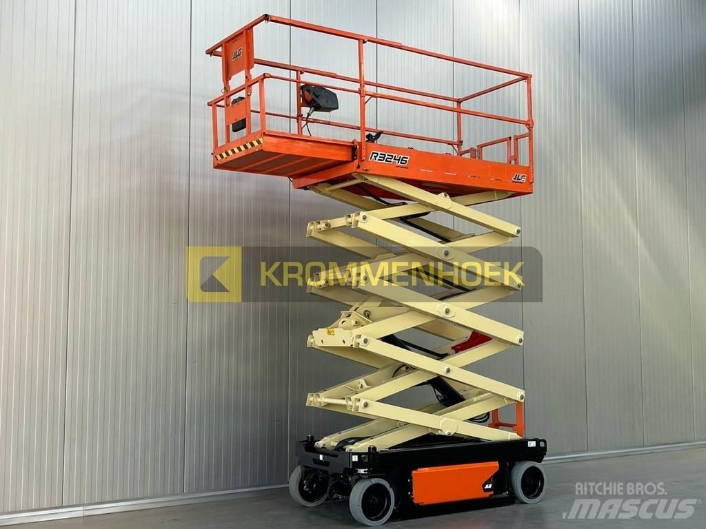 JLG R 3246 Saksilavat