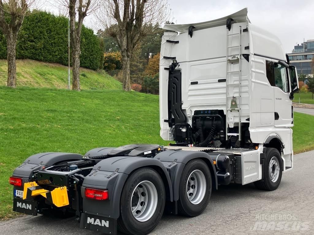 MAN TGX 28.520 Vetopöytäautot