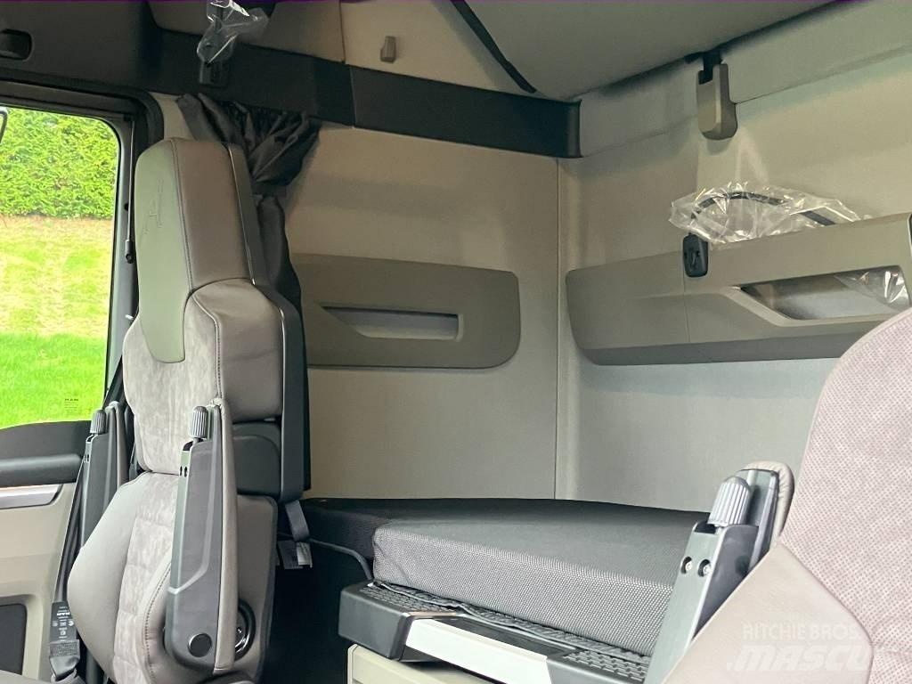 MAN TGX 28.520 Vetopöytäautot