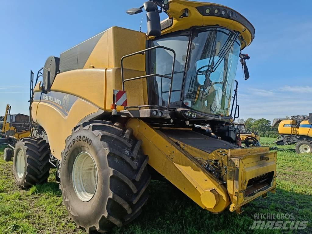 New Holland CX 8.90 Leikkuupuimurit