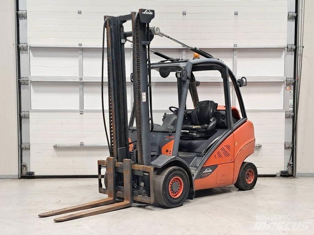 Linde H30T-02 Nestekaasutrukit