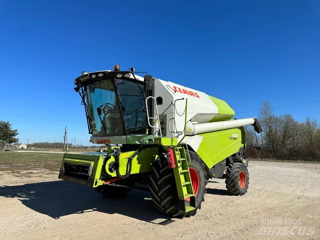 CLAAS Tucano 440 Leikkuupuimurit