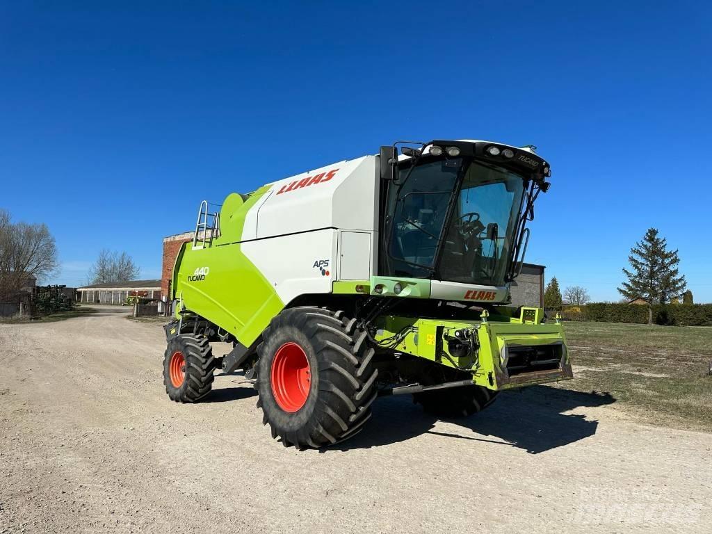 CLAAS Tucano 440 Leikkuupuimurit