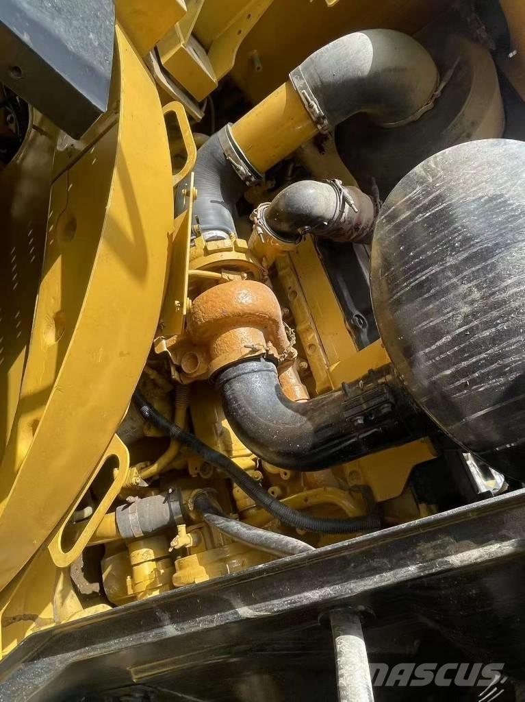 CAT 966 Pyöräkaivukoneet