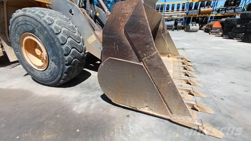 Volvo L 180 F Pyöräkuormaajat