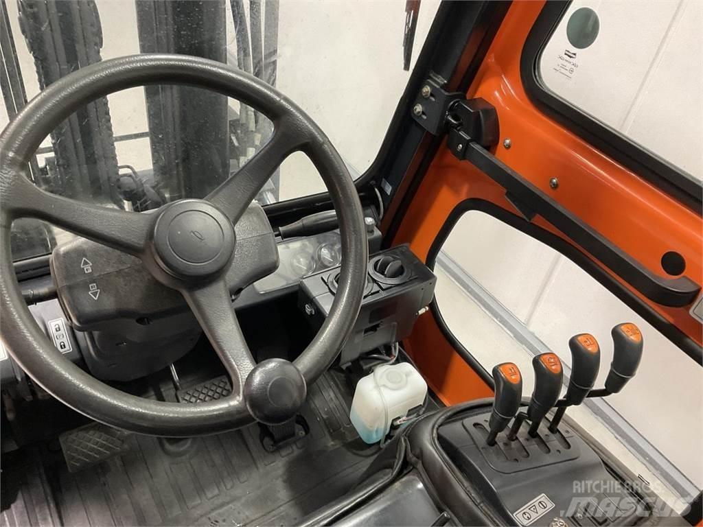 Doosan G30E-5 Nestekaasutrukit