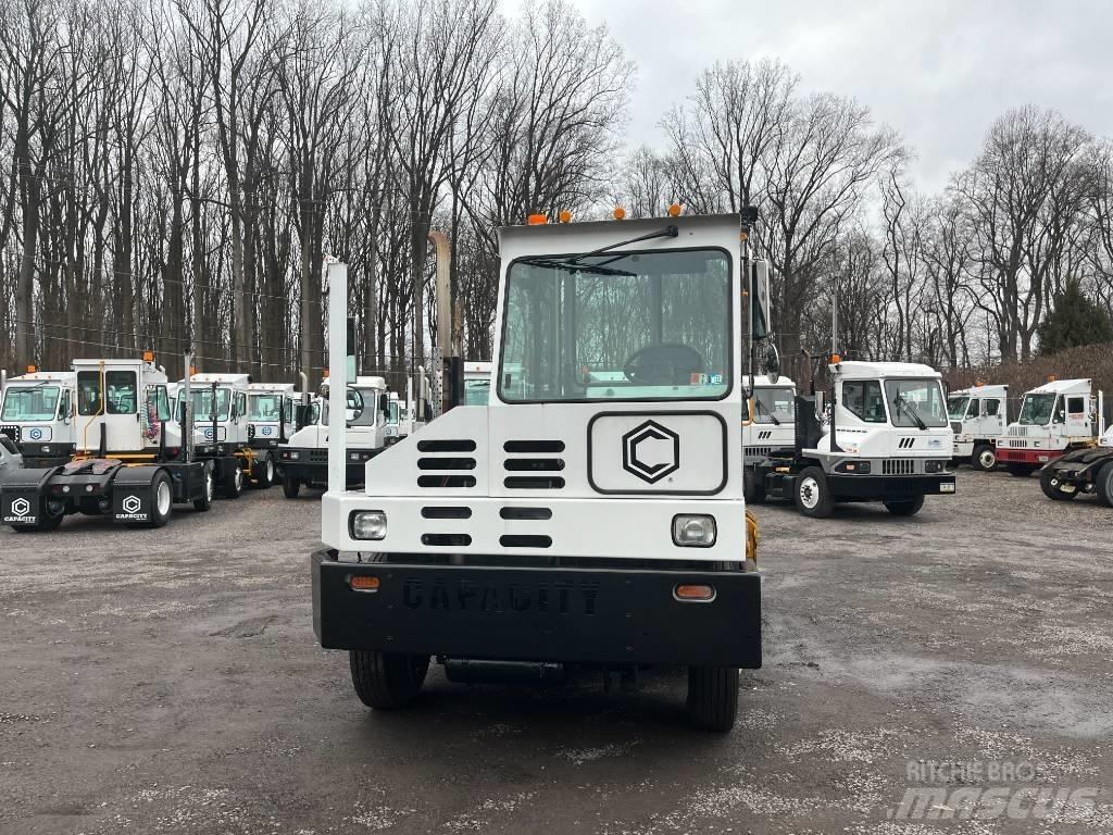 Capacity TJ5000 DOT Terminaalitraktorit