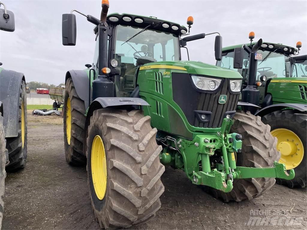 John Deere 6215R Traktorit