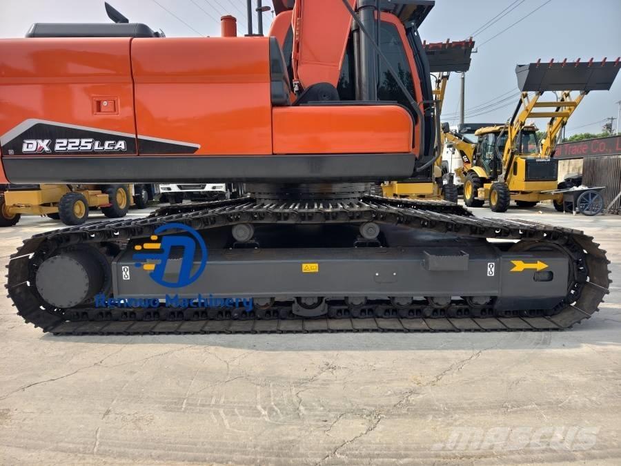 Doosan DX 225 LCA Telakaivukoneet