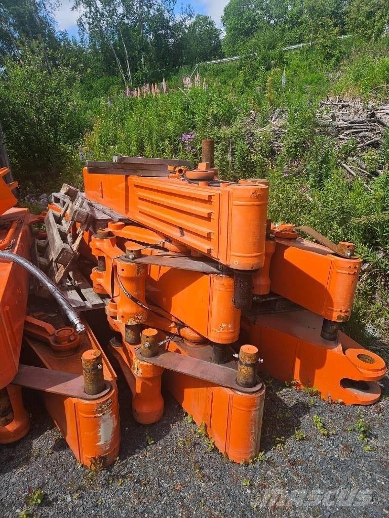 Hitachi ZX 350 LC-7 Puomit
