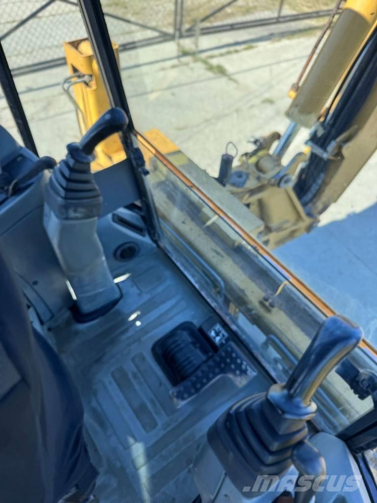 CAT 432 D Kaivurikuormaajat
