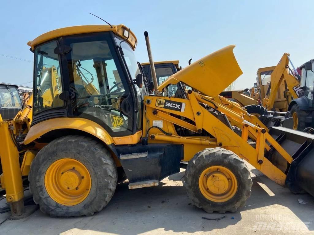 JCB 3 CX Kaivurikuormaajat
