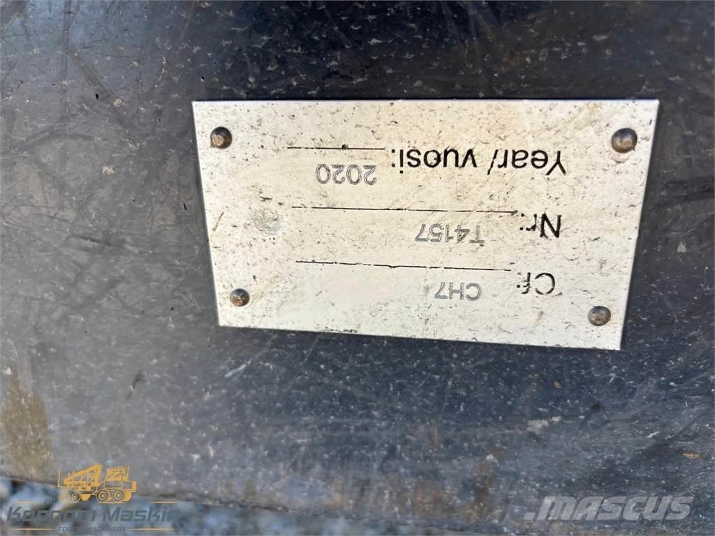 John Deere CH710 Harvesterinosturit