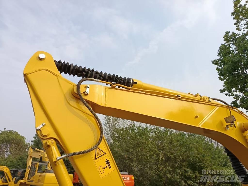 Komatsu PC120 Midikaivukoneet 7t - 12t