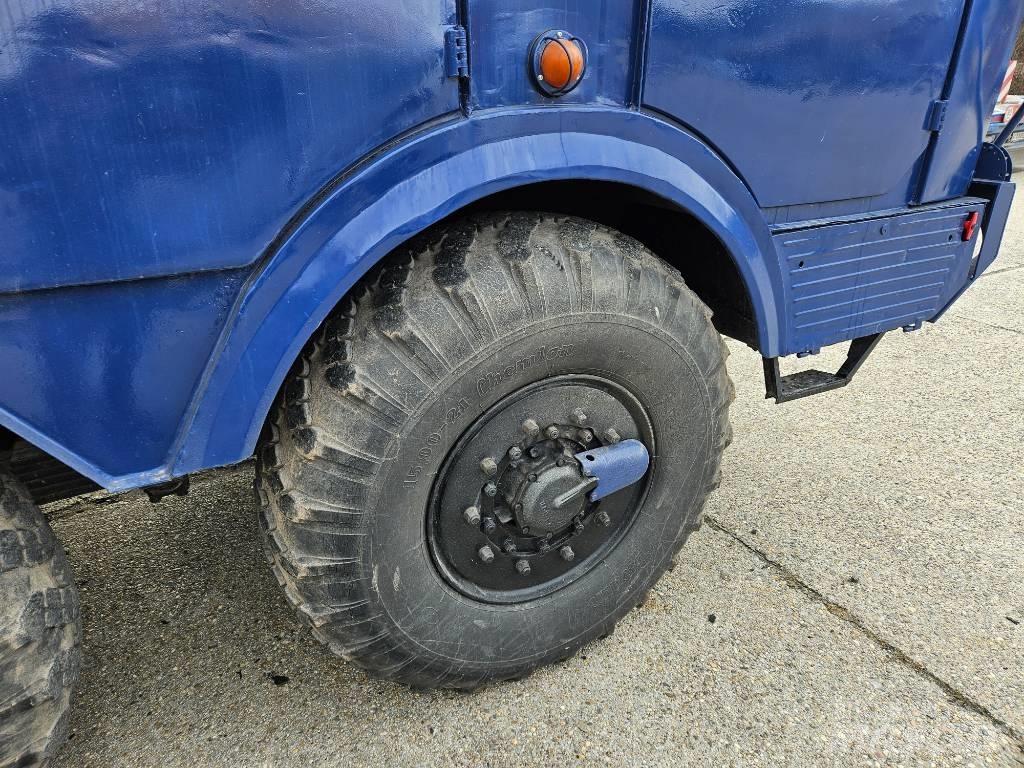 Tatra 813 8x8 KOLOS Kuorma-autoalustat