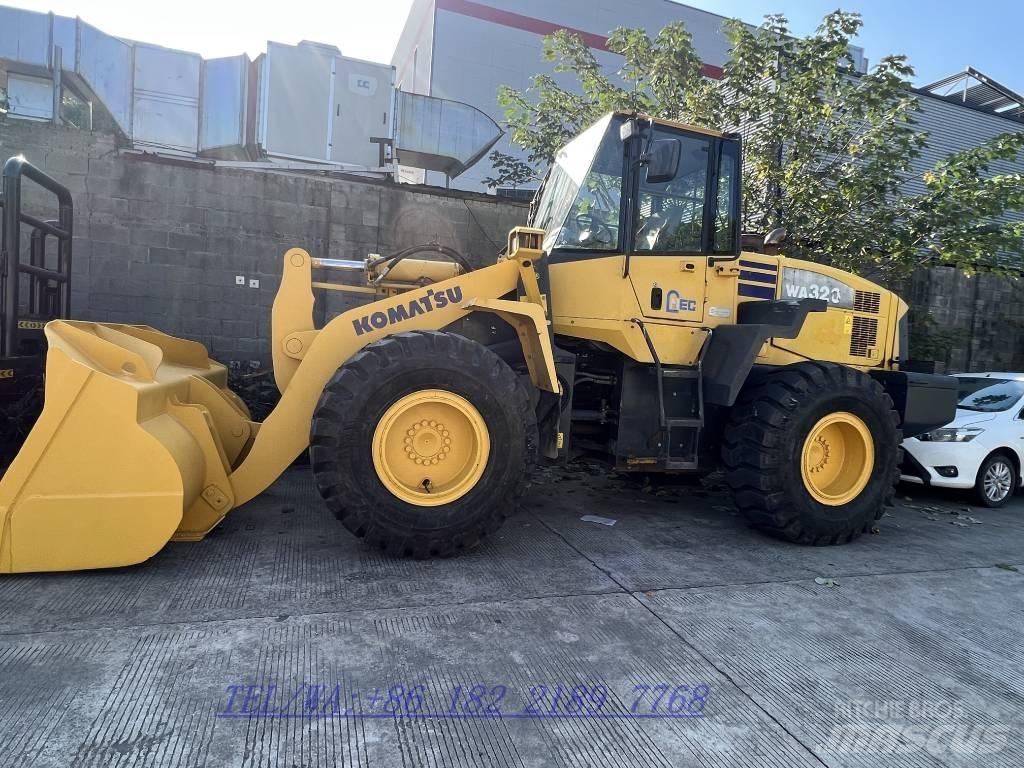 Komatsu WA320 Pyöräkuormaajat