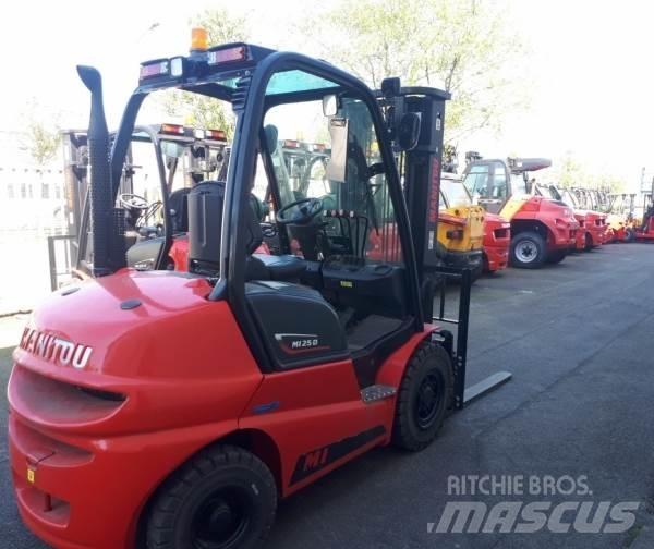Manitou MI25D Maastotrukit