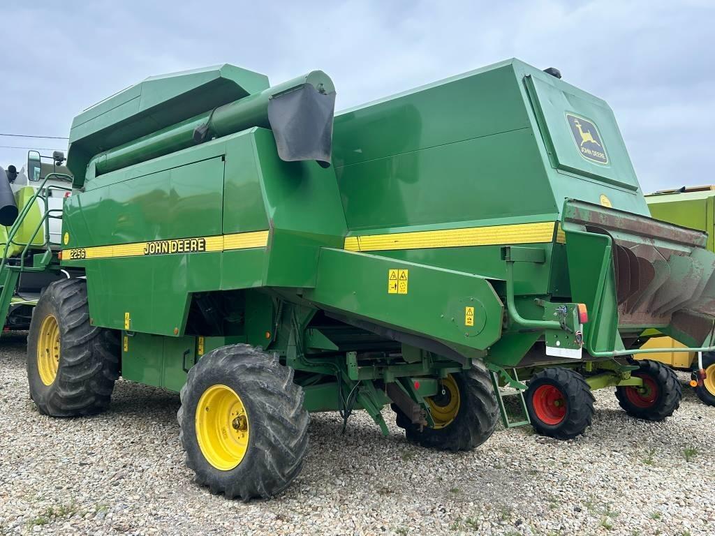 John Deere 2256 Leikkuupuimurit
