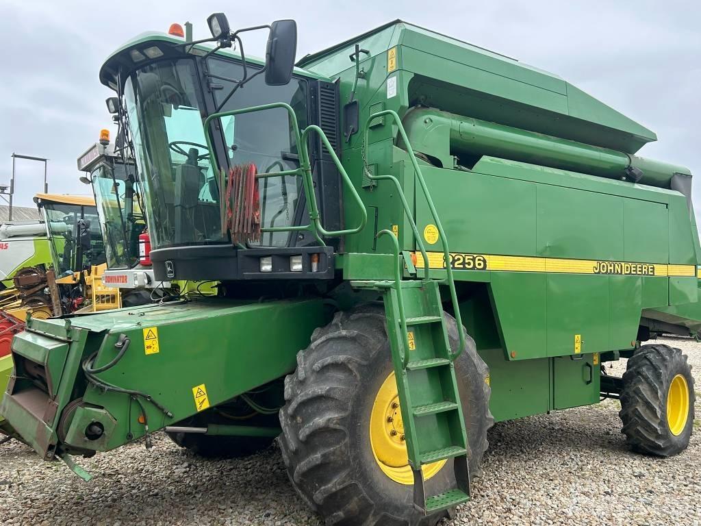 John Deere 2256 Leikkuupuimurit