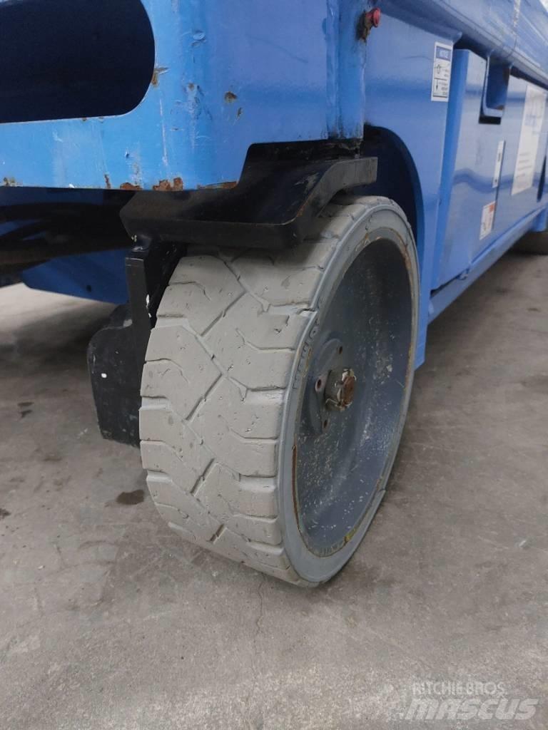 Haulotte Compact 14 Saksilavat