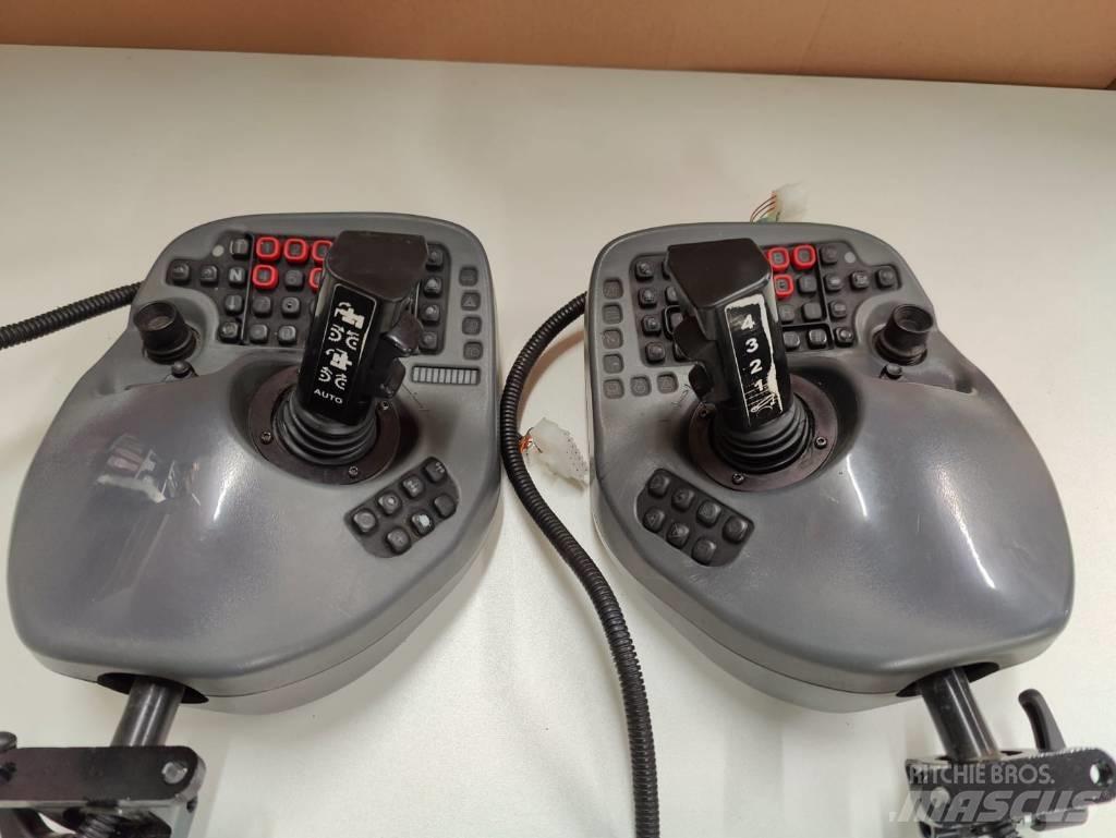Komatsu Joysticks Sähkö ja elektroniikka