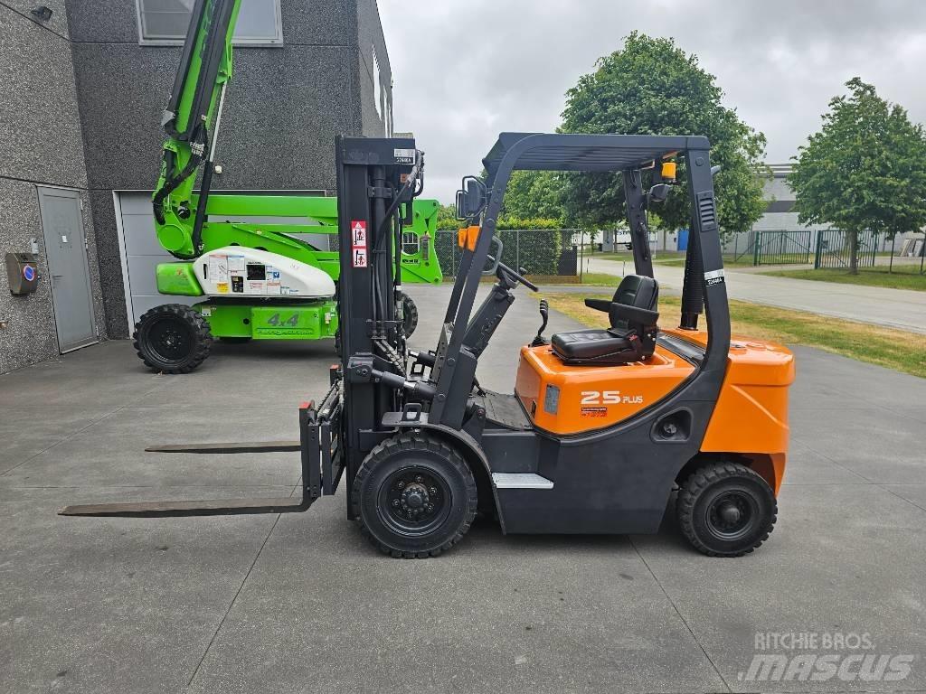 Doosan D 25 G Dieseltrukit