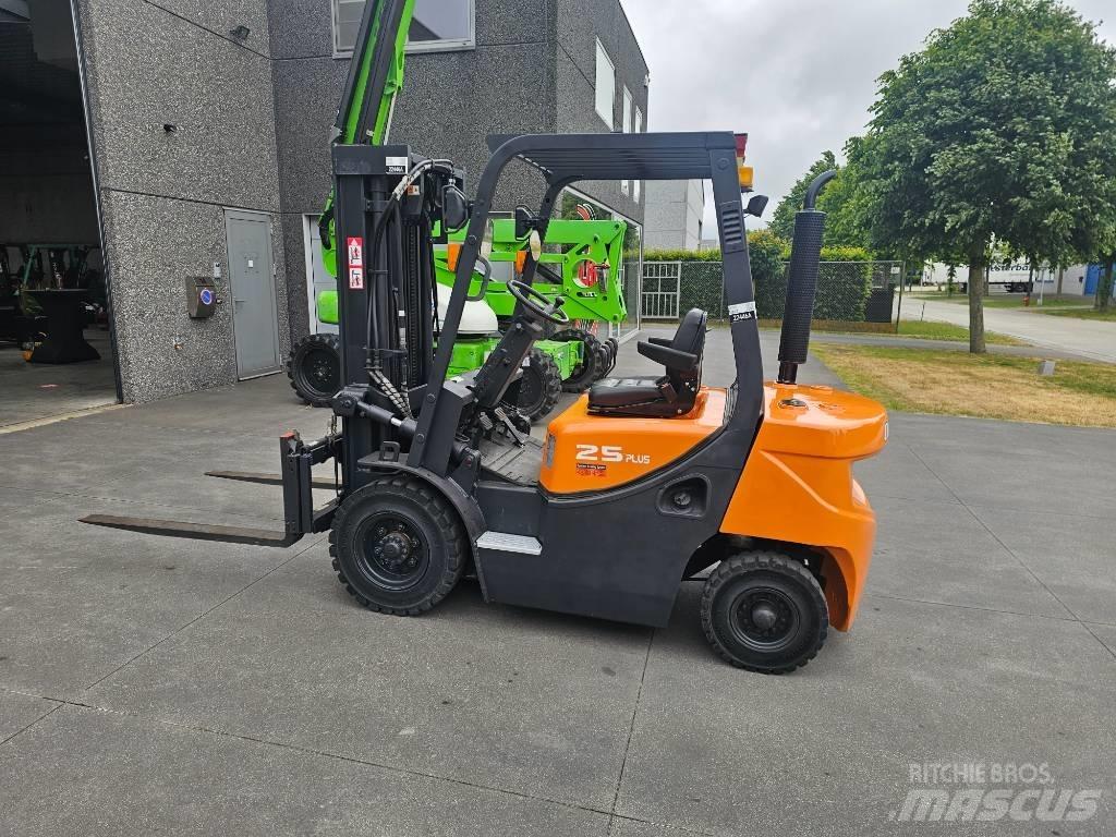 Doosan D 25 G Dieseltrukit