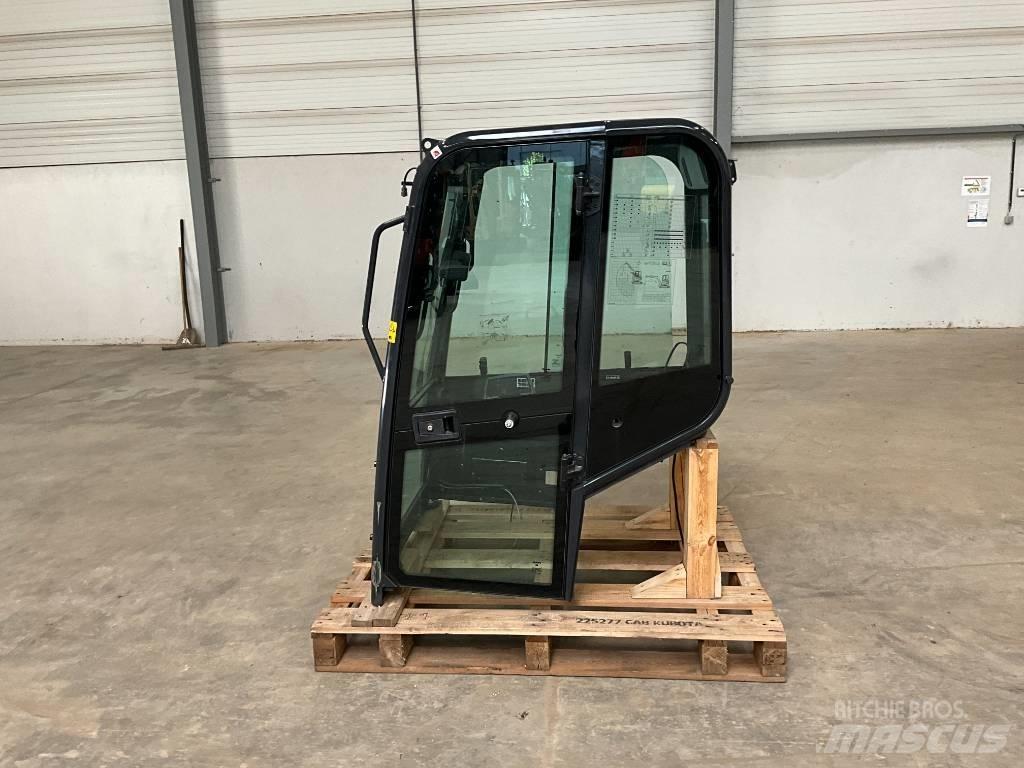 Kubota U 27-4 Ohjaamo ja sisusta