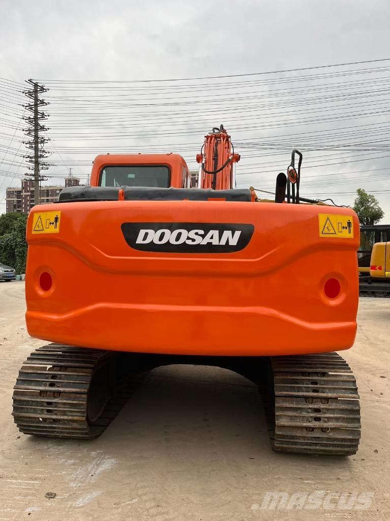 Doosan DX 140 LC Telakaivukoneet