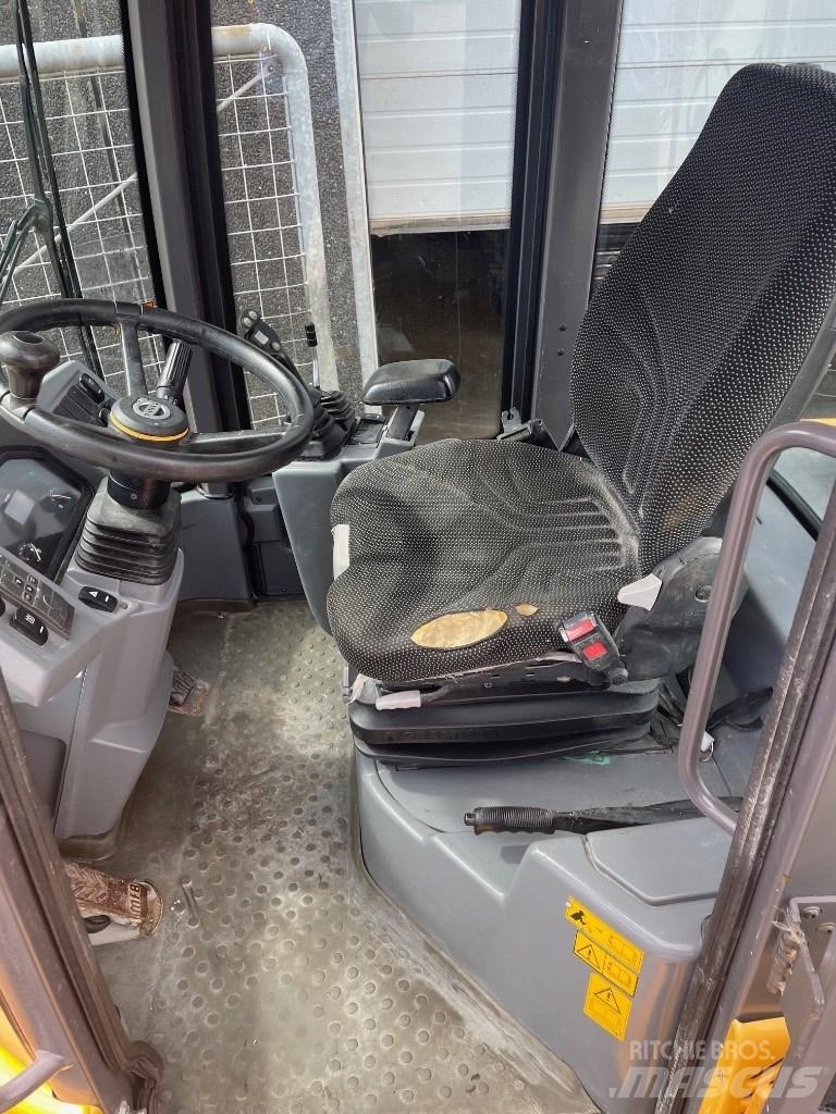 Volvo L30G Pienkuormaajat