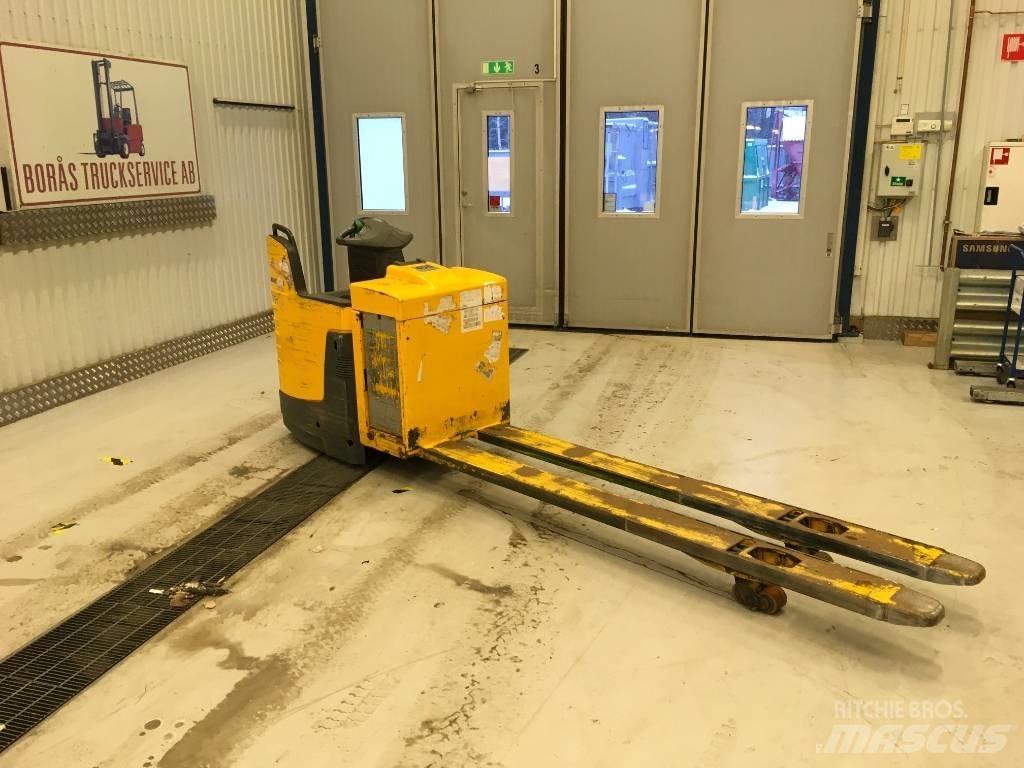 Jungheinrich ERE 225 Lavansiirtotrukit