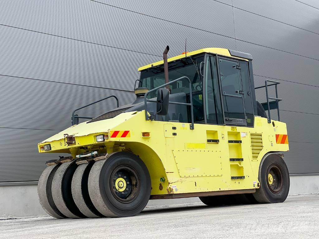 Ammann AP 240 Kumipyöräjyrät