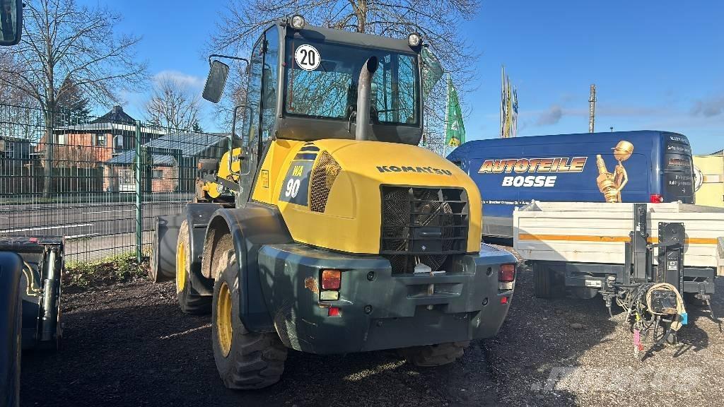 Komatsu WA 90 Pyöräkuormaajat