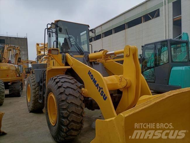 Komatsu WA 320 Pyöräkuormaajat