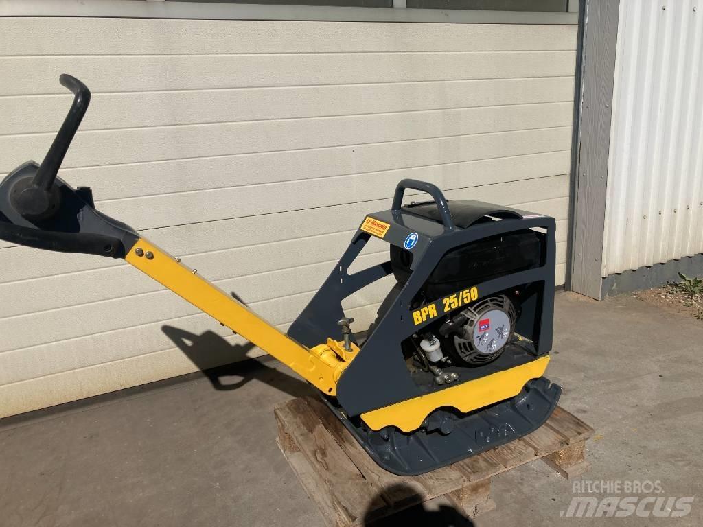 Bomag BPR 25/50 Tärylevyt