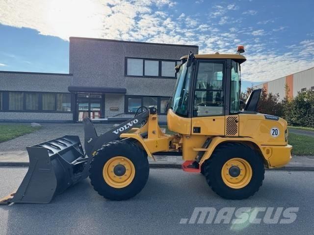 Volvo L 30 G Pyöräkuormaajat