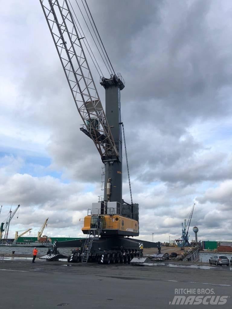 Liebherr LHM550 Satamanosturit