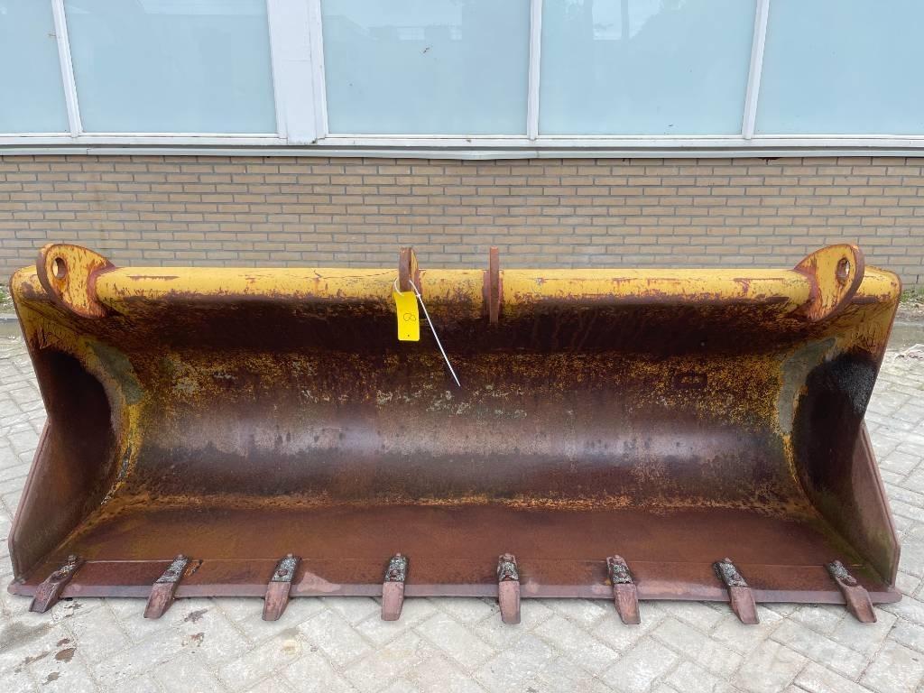 CAT Backhoe bucket Kauhat