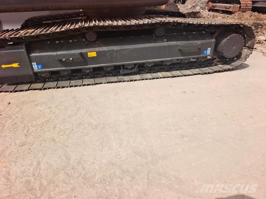 Hyundai HX220 HD Telakaivukoneet