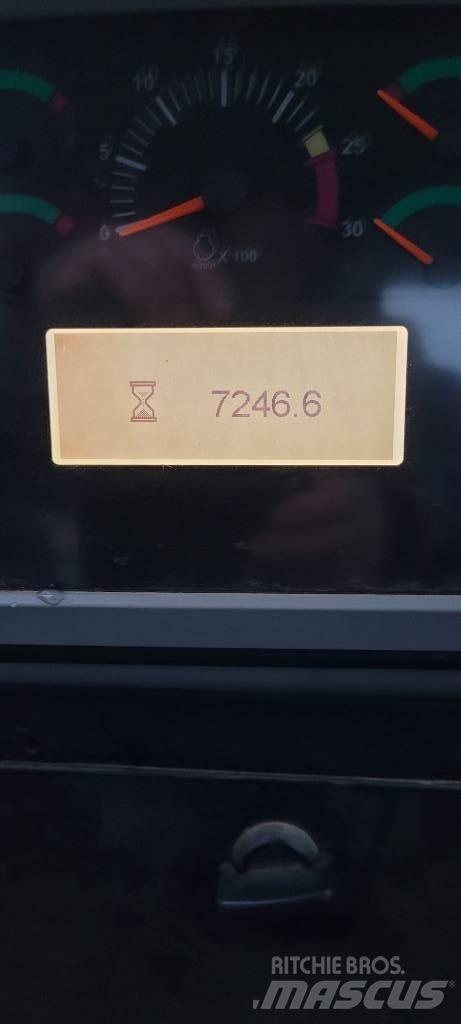 CAT D7E Telaketjupuskutraktorit
