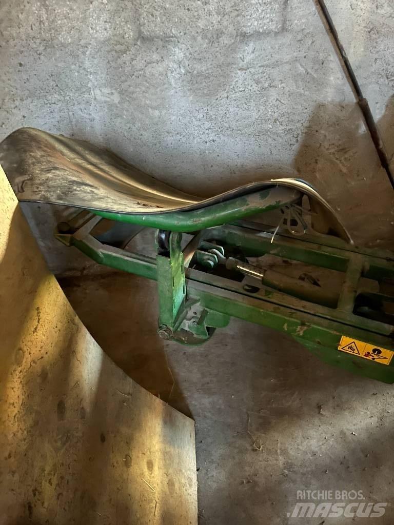 McHale 991 B Käärijät
