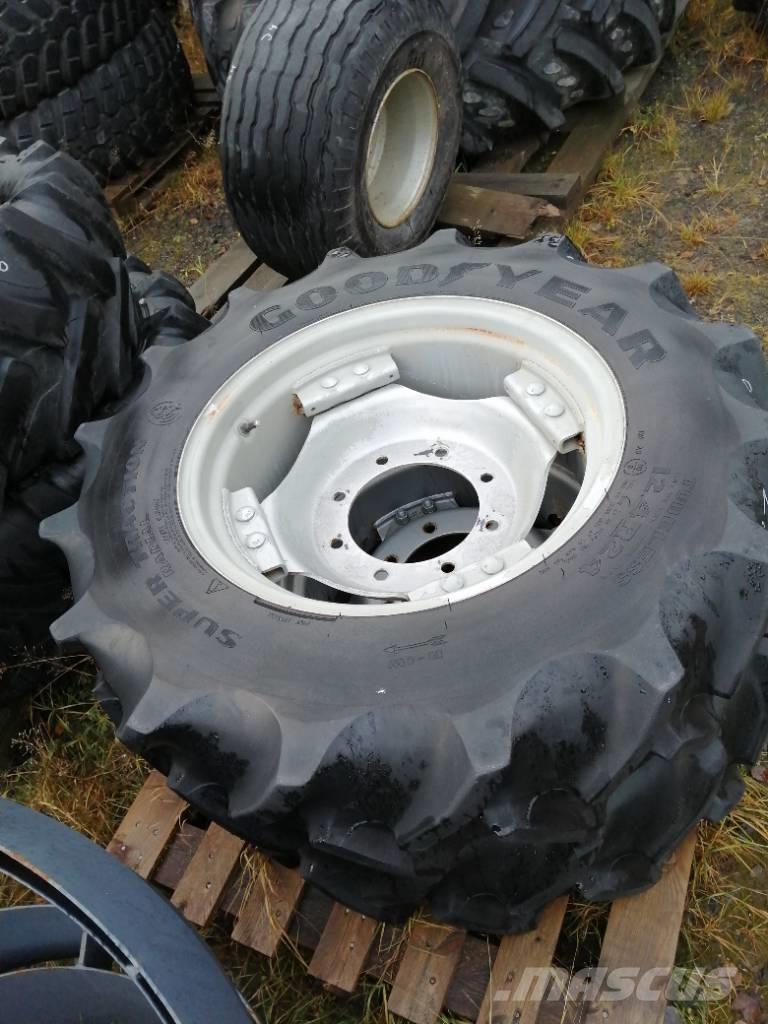 Goodyear 12,4r24 Renkaat ja vanteet