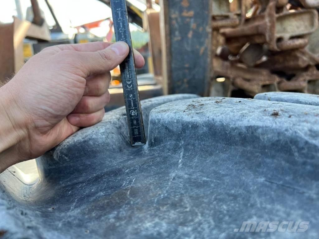 Valmet 840.2 Kuormatraktorit