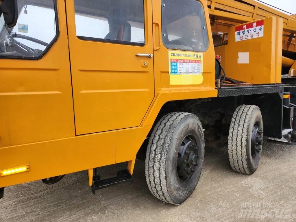 Hyundai HC 50 Mobiilinosturit
