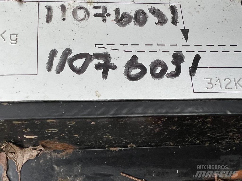 JCB QFIT HEADSTOCK Muut kuormaus- ja kaivuulaitteet sekä lisävarusteet