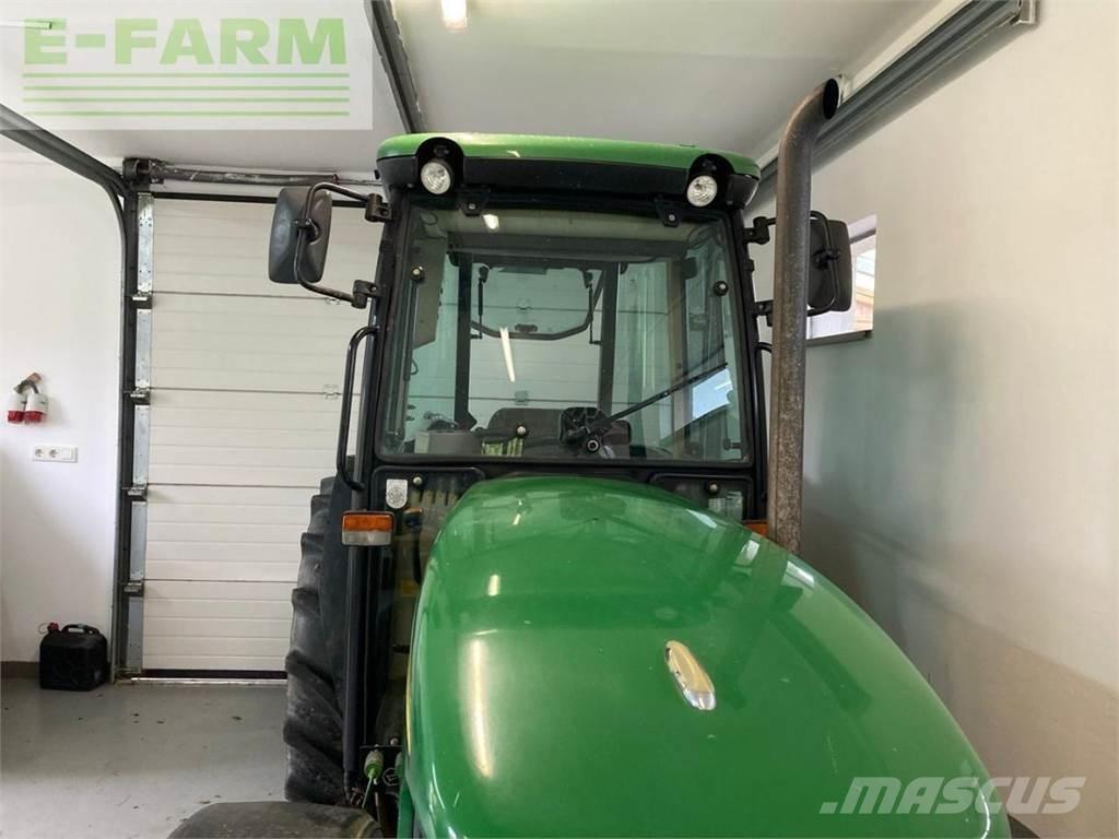 John Deere 5515F Traktorit