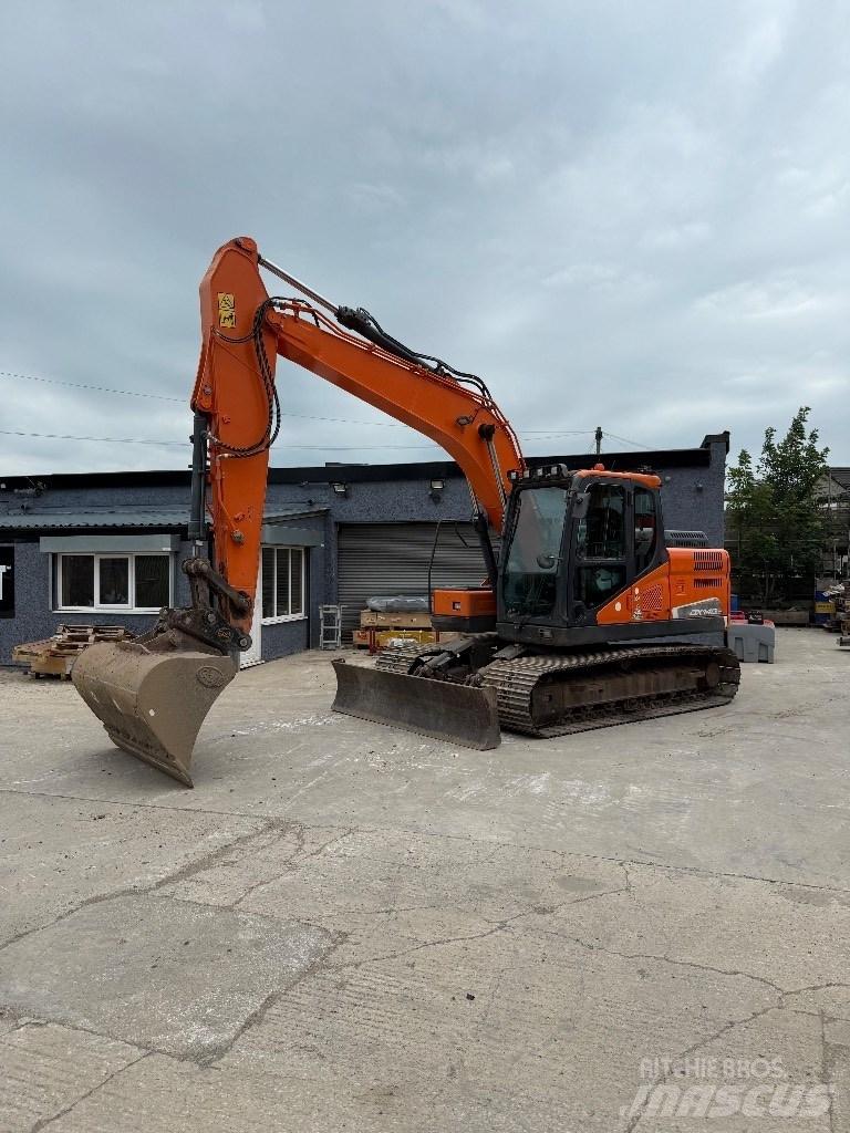 Doosan DX 140 LC Telakaivukoneet