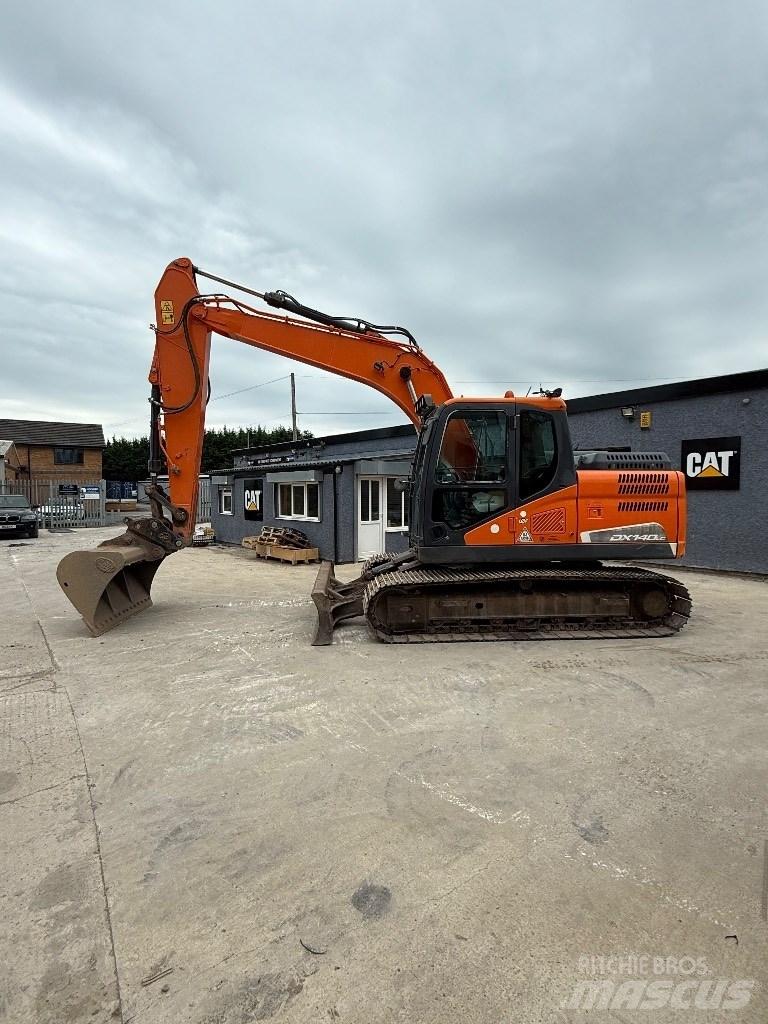 Doosan DX 140 LC Telakaivukoneet